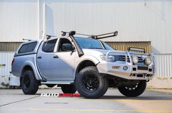 MITSUBISHI TRITON GRANITE MATTE BLACK